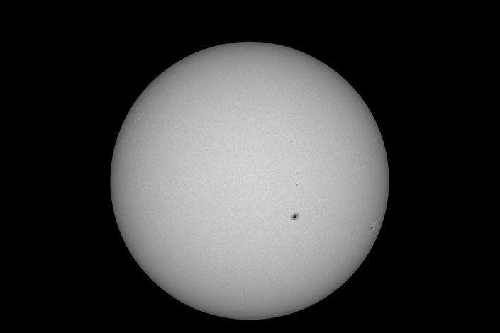 Sonne im Wei&szlig;licht