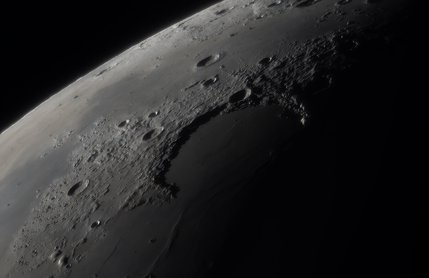 Sinus Iridium und Montes Jura