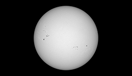 Sonne im Wei&szlig;licht